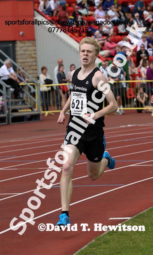 Jonny Currie (Tynedale) finished 2nd in under-20 mens 800 metres and 3rd in the 1500 metres at the North Eastern Championships, Gateshead International Stadium.  Photos: David T. Hewitson/Sports for All Pics